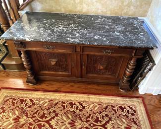 ANTIQUE MARBLE TOP SIDE BUFFET OR LIQUORE CABINET. 2 DOORS AND 2 DRAWERS.