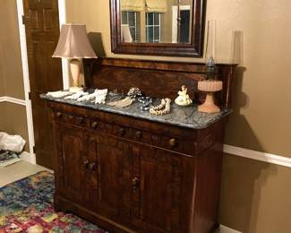 BEAUTIFUL ANTIQUE MARBLE TOP DRESSER WITH MIRROR.
