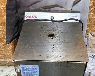 IN GARAGE. SMOKER