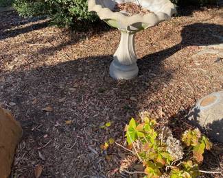 NICE CONCRETE BIRD BATH