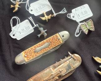 Madelyn Sterling Ashes Pendants, pocket knives