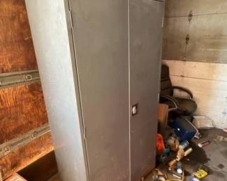 5154 Stand Up Metal Cabinet
