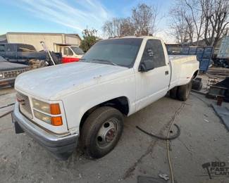 220 1990 GMC Sierra Pickup Truck