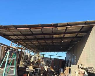 2070 Metal Patio Shelter