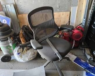 4156 Vacuum, Leaf Blowers, Fire Extinguishers, Floor