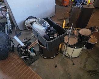 1002 Drums, Tama, Evans, Pearl, Pedals and Stands