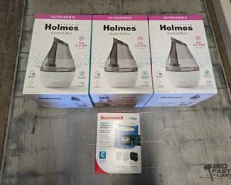 4234  NEW 3 Ultrasonic Holmes Humidifier