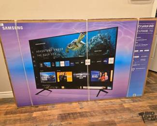 5000  NEW Samsung Crystal HD 75 TV