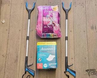 7156  2 Grabber Reachers, Poise Pads  Assurance