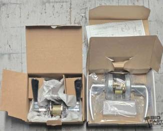 8540  NEW 2 Door Handles W Hardware