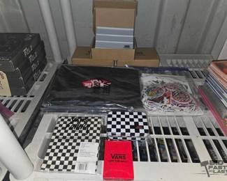 7532  NEW Vans Decor  Bags