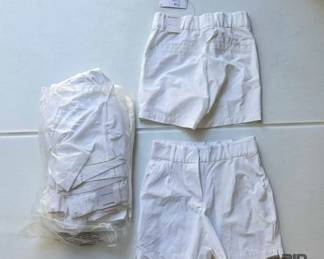 7084  NEW Nike Standared Fit Shorts