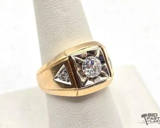 #700 • 14K Gold Diamond Ring, 13.21g
