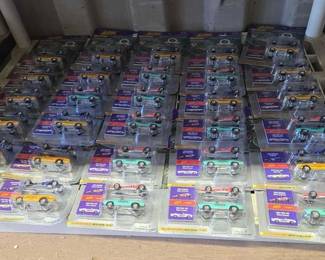 7110  NEW 30 Johnny Lighting 2 Pack Die Cast Cars