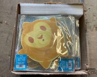 3538  NEW Box of Disney Wish Collectible Vinyls