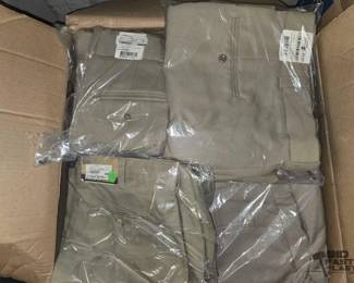 8660  NEW 33 Pairs of Work Pants