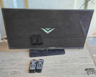 8682  Vizio 31.5 Screen TV