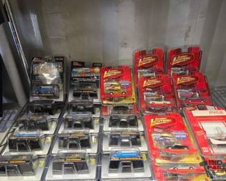 4070  NEW 23 DieCast Cars Racing Champions 