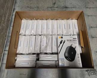 4228  NEW 28 Dual Wall Chargers with Lightning