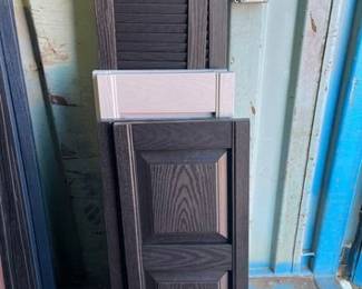 3568  4 Pairs of Plastic Wood Style Shutters