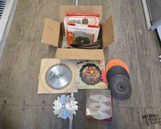 8064  Circular Saw Blades and Sandiny Discs