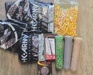 8126  Paintballs, Co2 Capsule  Pellets