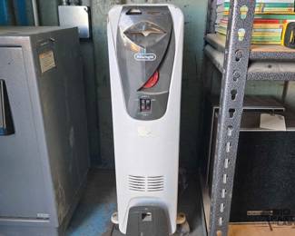 3002  DeLonghi Electric Space Heater