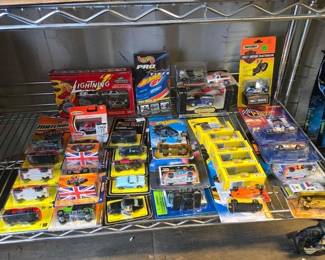 4020  NEW 36 Die Cast Cars 164 Scale
