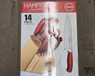 7128  NEW Hamilton Signature 14 Piece Cutlery Set