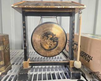 8096  Gong and Mallot