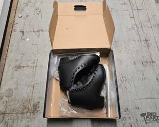 #7234 • American Tricot Lined Figure Skates
