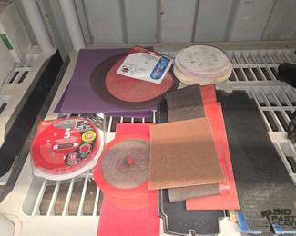 8576  Over 40 Pieces Of Sand PaperDisc