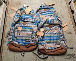 7262  NEW 4 Premier Collection Trans by Jansport