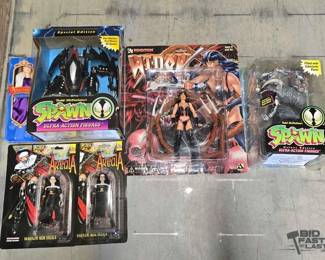 4218  NEW 6 Action Figurines