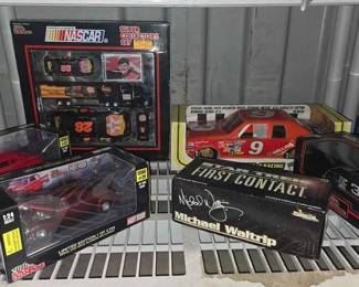 7542  NEW 6 Large Car Replicas