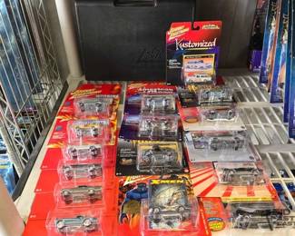 4052  NEW 16 Johnny Lighting DieCast Cars 