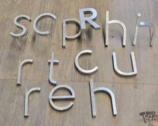 8040  Metal Letters and Shelf Brackets