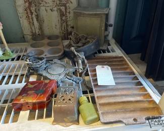3564  Cast Iron Pan, Single Burners, Cooking Trays 