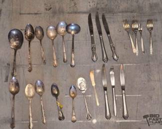 1910  27 Mixed Cutlery