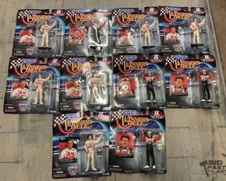 4526  10 Winners Circle Starting Line Up Figurines