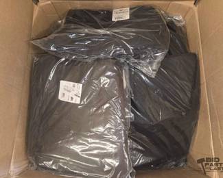 8664  NEW 33 Pairs Of Work Pants  Shorts