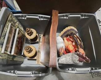 2716  Photos, Chicken Statues and More