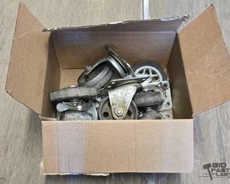 8046  Box of Wheels