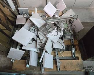 2902  Pallet Over 20 Cisco Wireless Access Points