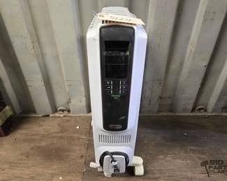 8674  DeLonghi Space Heater