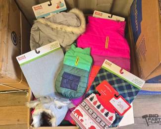 7578  NEW Over 30 Pieces of Dog Jackets, Puffer