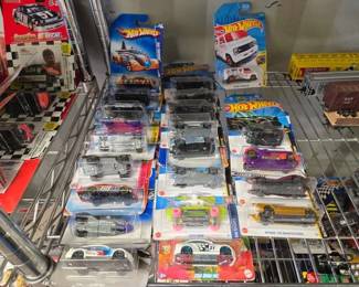4086  22 Hot Wheels DieCast Cars