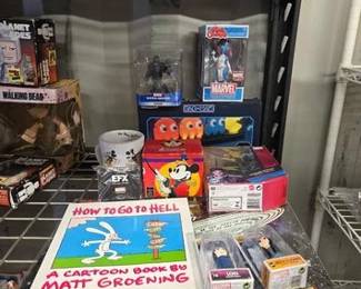 4162  NEW Figurines, Books, Coffe Mugs  Pac Man
