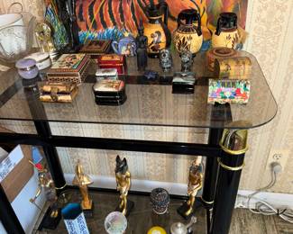 KITTY!! and Egyptian touristy pieces.  