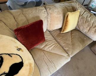  another Comfy sofa, needs tlc